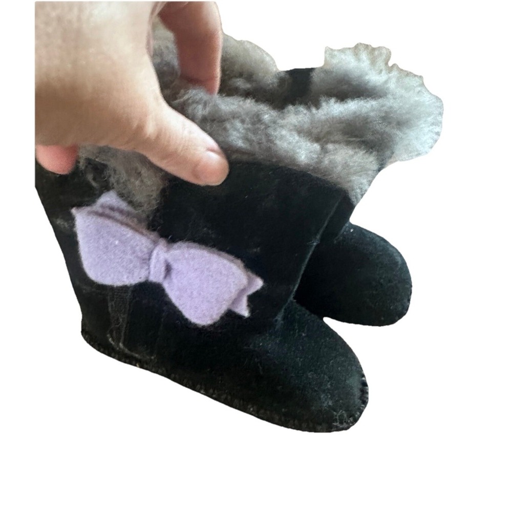 Black and purple Ugg‎ boots gray fur lined 4/5 Cassie Bow Boot